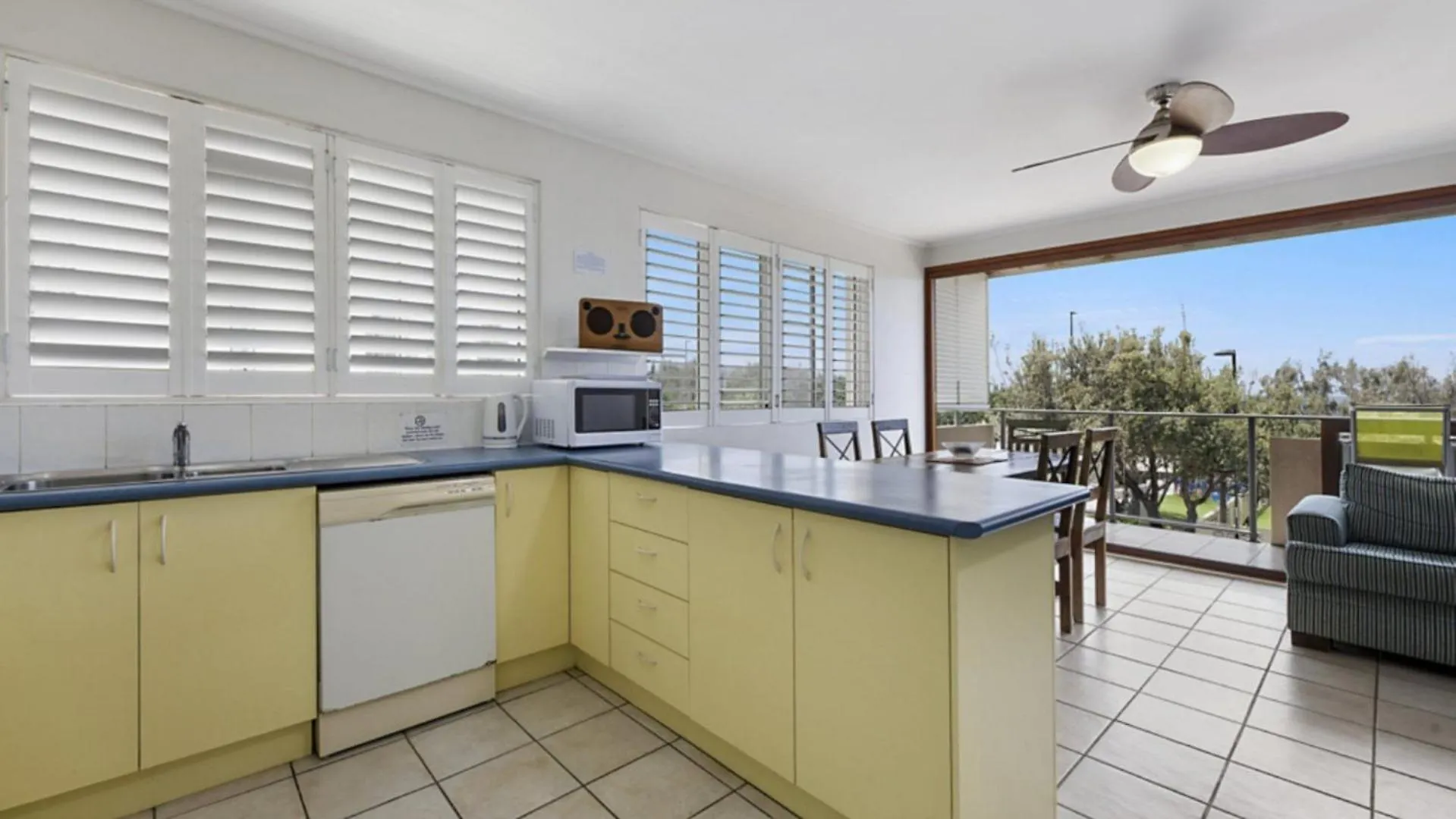 Shorebreak Unit 3 Caloundra